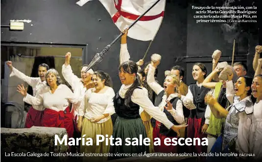 MARÍA PITA SALE A ESCENA