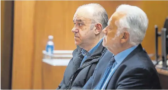 DOS FAMILIAS PUGNAN POR UNA FORTUNA