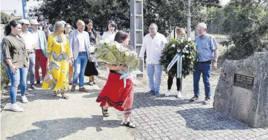 HOMENAJE AL REPUBLICANO ÁNXEL CASAL EN COMPOSTELA Y TEO