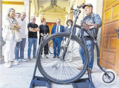 LAS BICIS TOMAN EL CLAUSTRO DE FONSECA