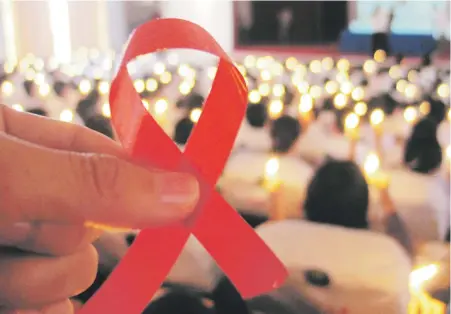 Ade­más de ha­ber de­te­ni­do las prue­bas de VIH, va­rias fuen­tes ase­gu­ran que hay in­te­rés del go­bierno de ven­der las clí­ni­cas de sa­lud.