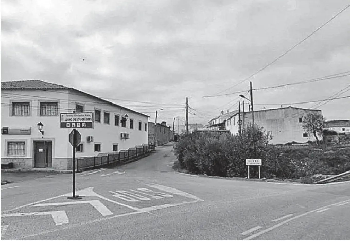 Cruce de acceso a la pedanía que será sustituido por una rotonda.