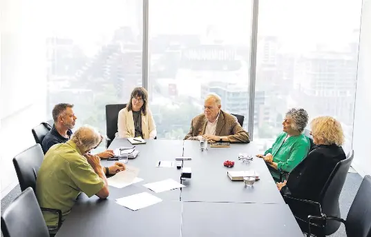 From left, Globe writer Ian Brown, nov­el­ist and editor Rus­sell Smith, Globe writer Zosia Biel­ski, lit­er­at­ure pro­fessor David Staines, and nov­el­ists Kath­er­ine Ashen­burg and Susan Swan par­ti­cip­ate in a round-table dis­cus­sion about Alice Munro’s repu­ta­tion, now that her daugh­ter Andrea has revealed she was sexu­ally abused by Munro’s second hus­band at the age of 9.