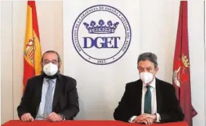 Al­fon­so Bu­llón de Men­do­za y el du­que de Fer­nán­dez-Mi­ran­da, tras la fir­ma del con­ve­nio de co­la­bo­ra­ción