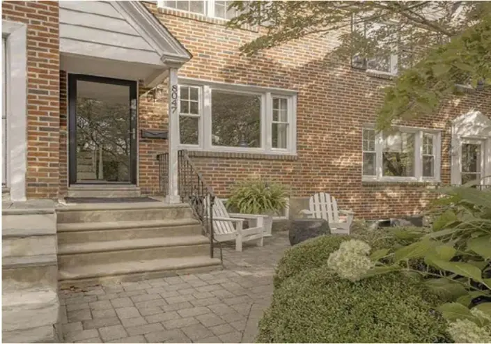 A three-bedroom brick rowhouse in Chestnut Hill for $549,000 A three-bedroom brick rowhouse in Chestnut Hill for $549,000 0:00 --:--