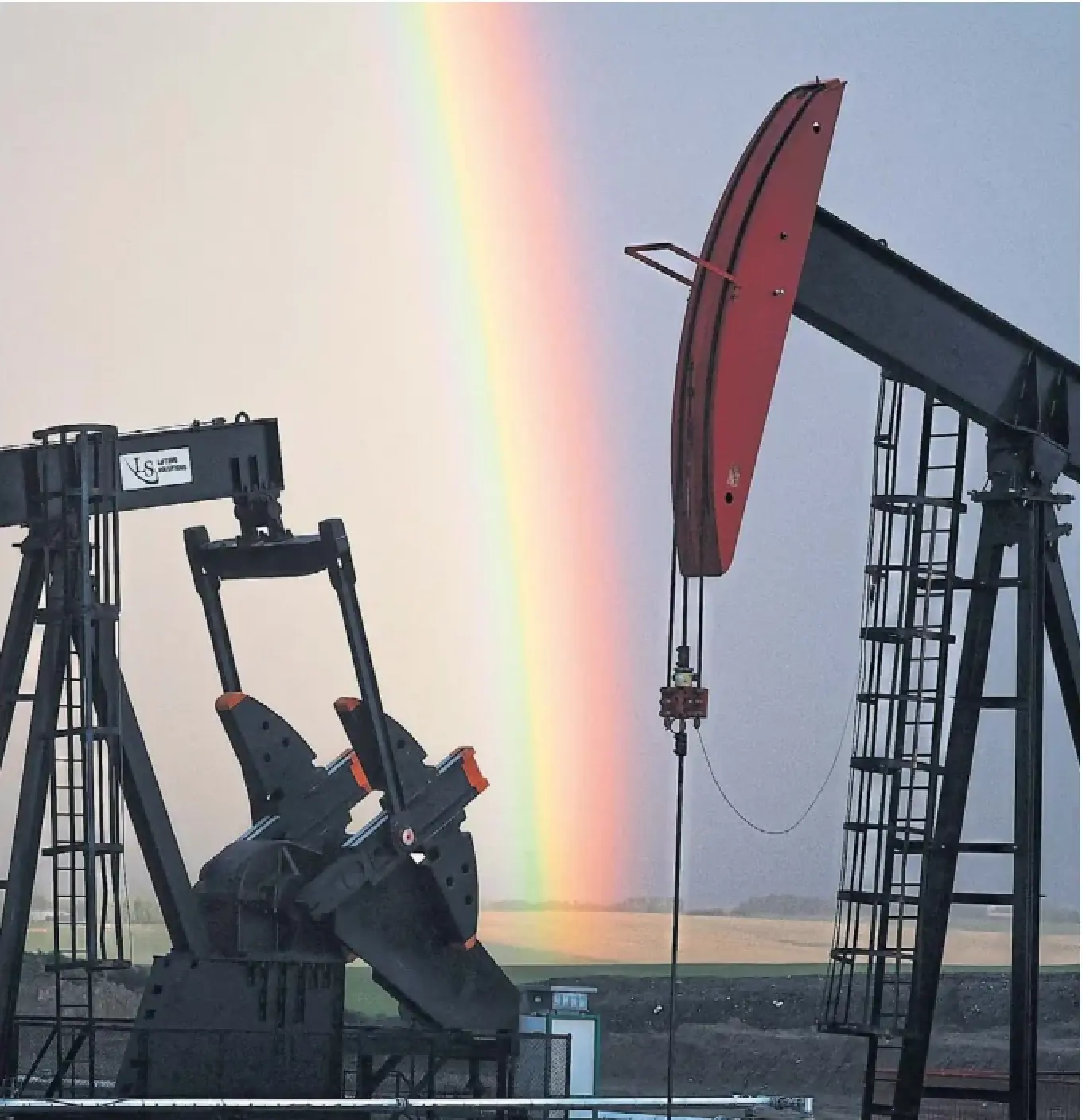 During the socalled decade of federal “attacks on oil,” Alberta oil giants set records for production and profits, writes Jim Stanford. So why is the average Albertan not getting their cut?