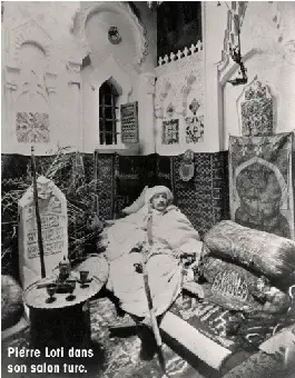 Pierre Loti dans son salon turc.